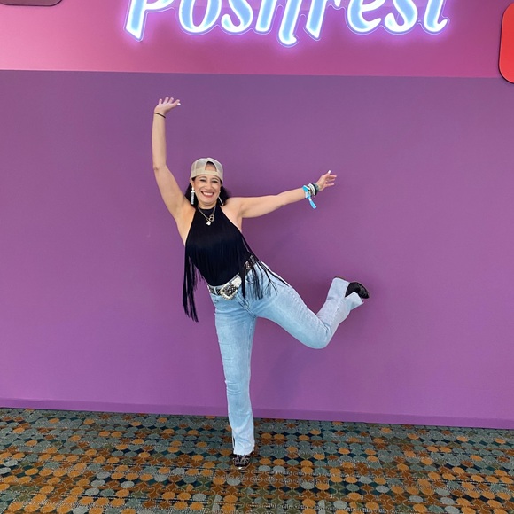 Aloha y’all! 👋🏼 ♥️ bry rhymes with 🍟 - Picture 11 of 14